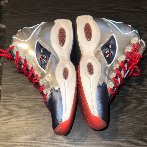 Men Reebok Iverson Stylish Sneakers with Red and Blue Accents - Picture 2 of 6
